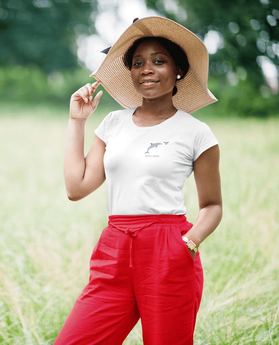 Nome do produto: Camiseta Boto-cinza - Coleção Raiz - Feminina
