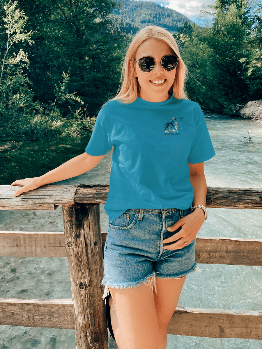 Nome do produto: Camiseta Ararinha-azul - Coleção Raiz - Feminina