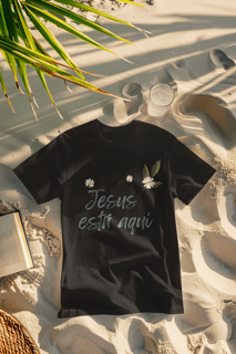 Nome do produto Camiseta Jesus Está Aqui