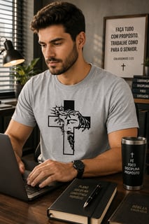 Nome do produto Camiseta Cristo Na Cruz
