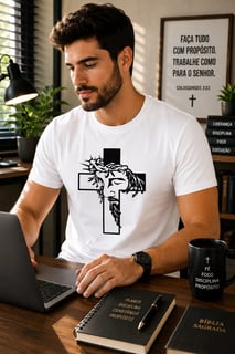 Nome do produto Camiseta Cristo Na Cruz