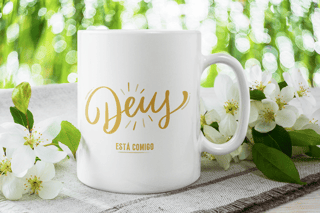 Caneca De Porcelana Personalizada, Deus Está Comigo