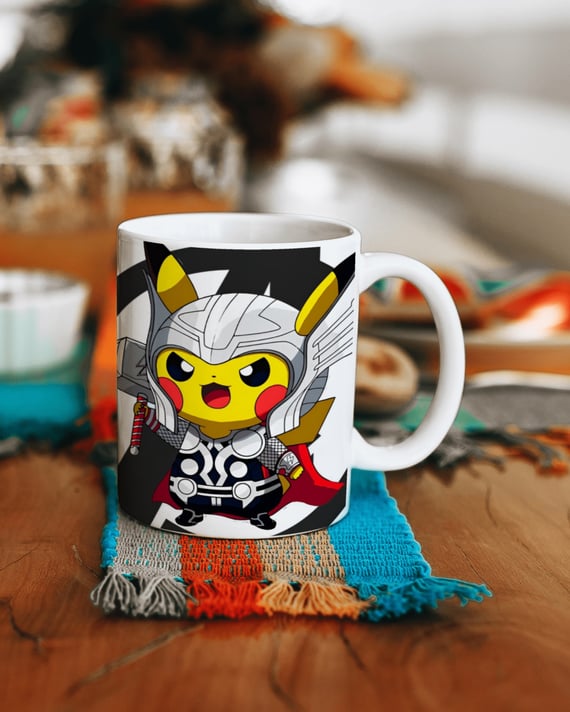 Caneca Pikachu da Marvel