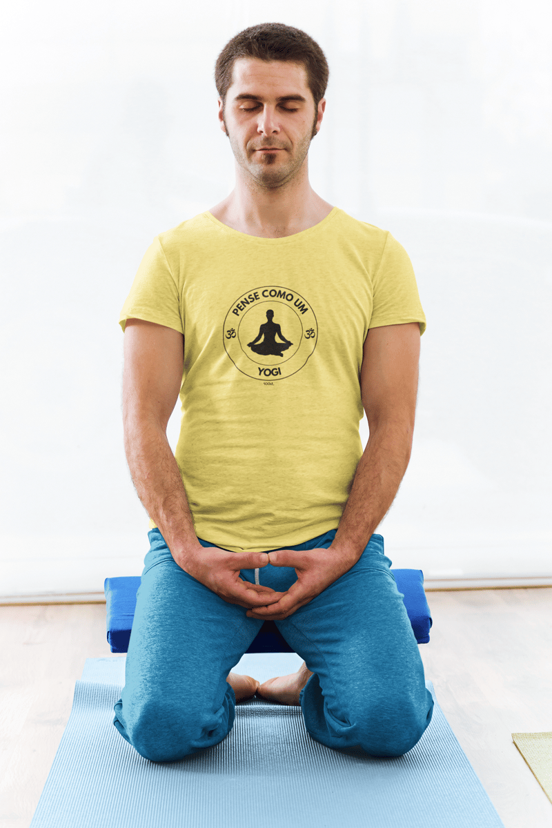 Nome do produto: Camiseta Estonada Pense como um Yogi