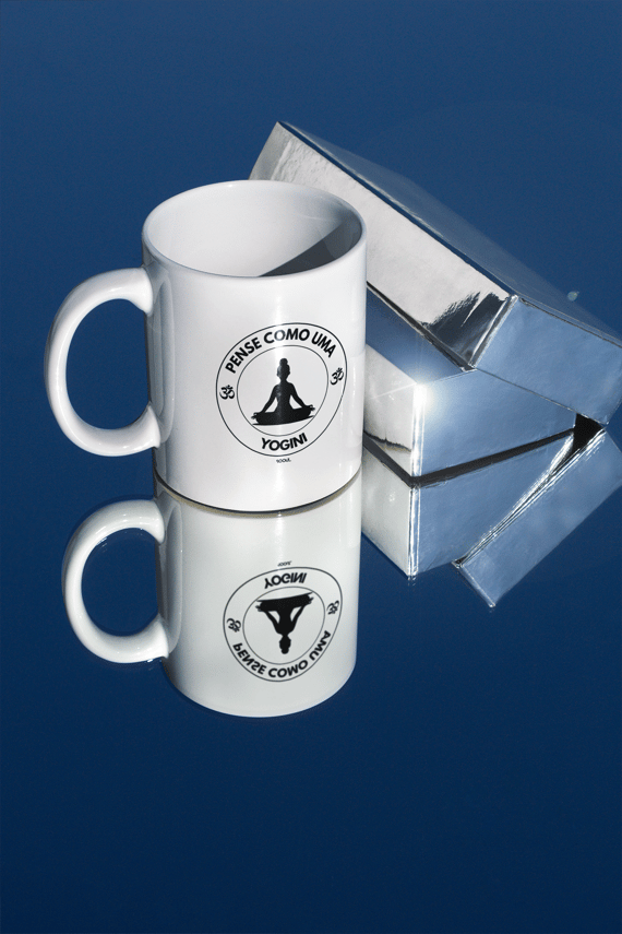 Caneca pense como uma Yogini