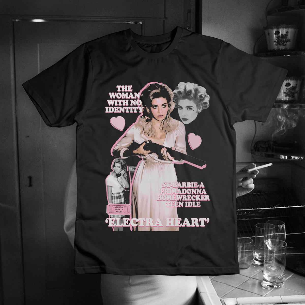 Nome do produto: Camiseta \'ELECTRA HEART (MARINA)\'