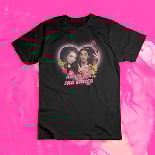Nome do produto Camiseta 'LORDE & CHARLI XCX - ADORO SER SUA AMIGA'