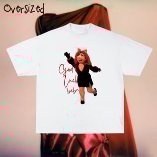 Nome do produto Camiseta Oversized 'CHAPPELL ROAN - GOOD LUCK, BABE (MISS PIGGY)'