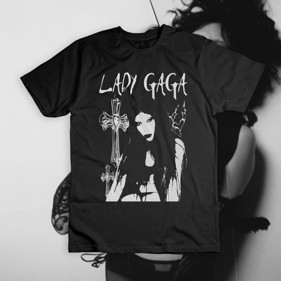 Camiseta Preta 'LADY GAGA'