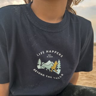 Nome do produto t-shirt infantil • beyond the walls