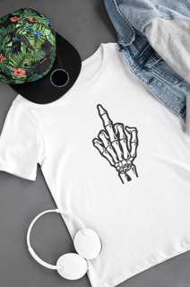 Nome do produto Camiseta Dizbocado Corte Regular - Dedo do meio