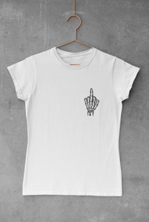 Nome do produto Camiseta Dizbocado Corte BabyLook - Dedo do meio discreto