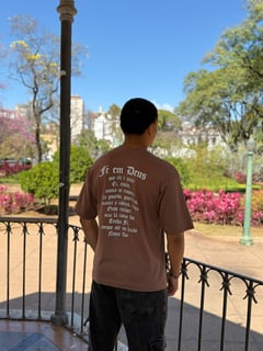 Nome do produto Camiseta Oversized - Fé em Deus