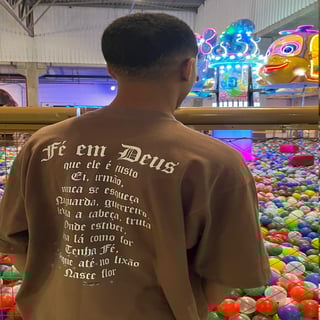 Nome do produto Camiseta Oversized - Fé em Deus