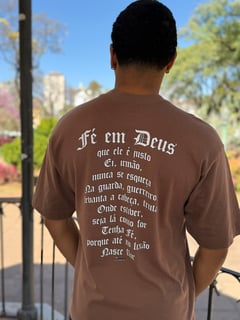 Nome do produto Camiseta Oversized - Fé em Deus