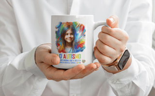 Caneca - O autismo nos ensina que a beleza vem em infinitas formas e cores