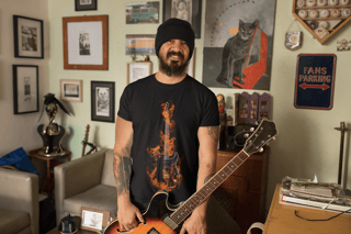 Nome do produto Flaming Guitar 01