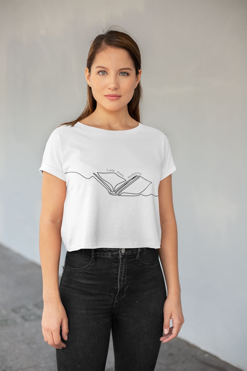Nome do produto: Camiseta Cropped Leia mais Mulheres