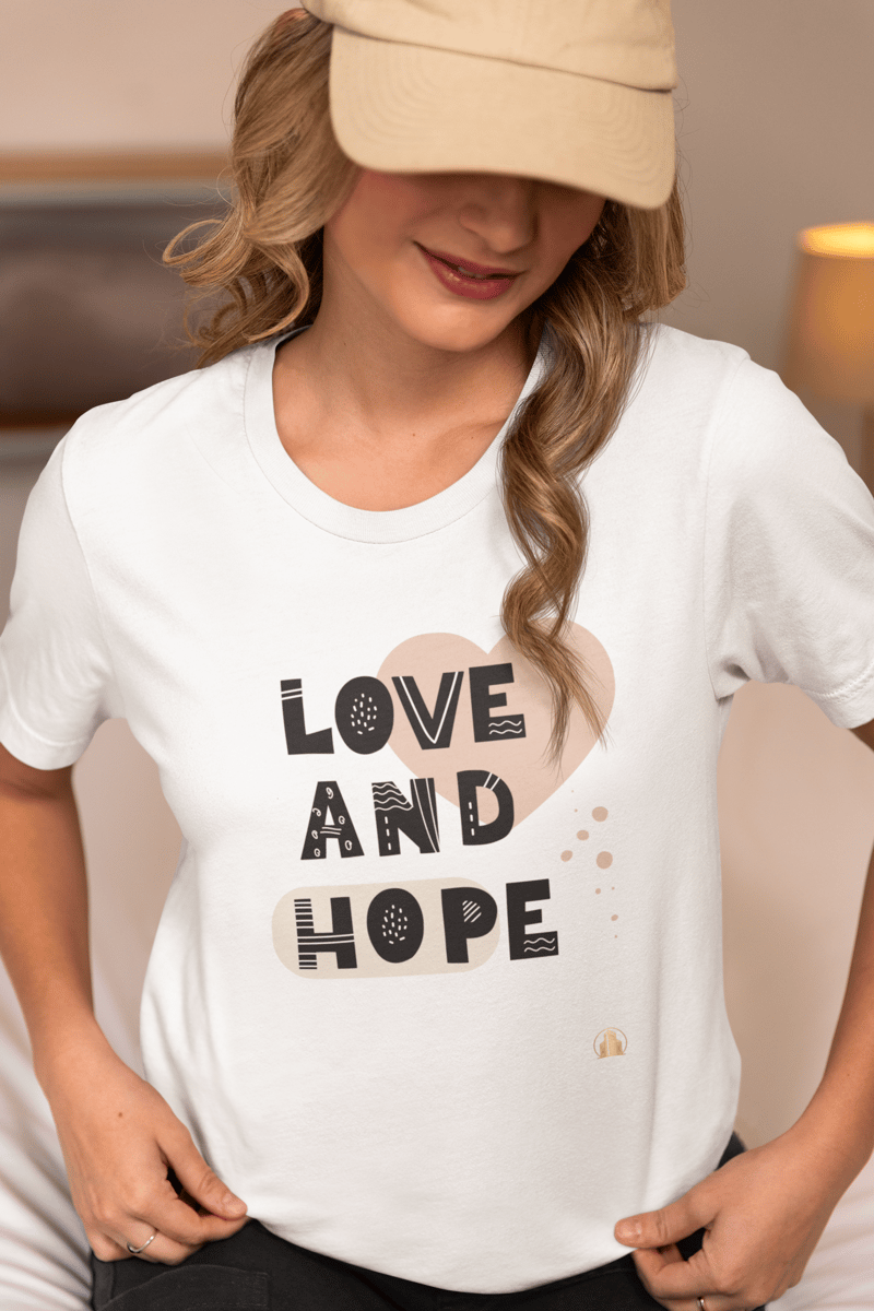 Nome do produto: T-shirt LOVE AND HOPE