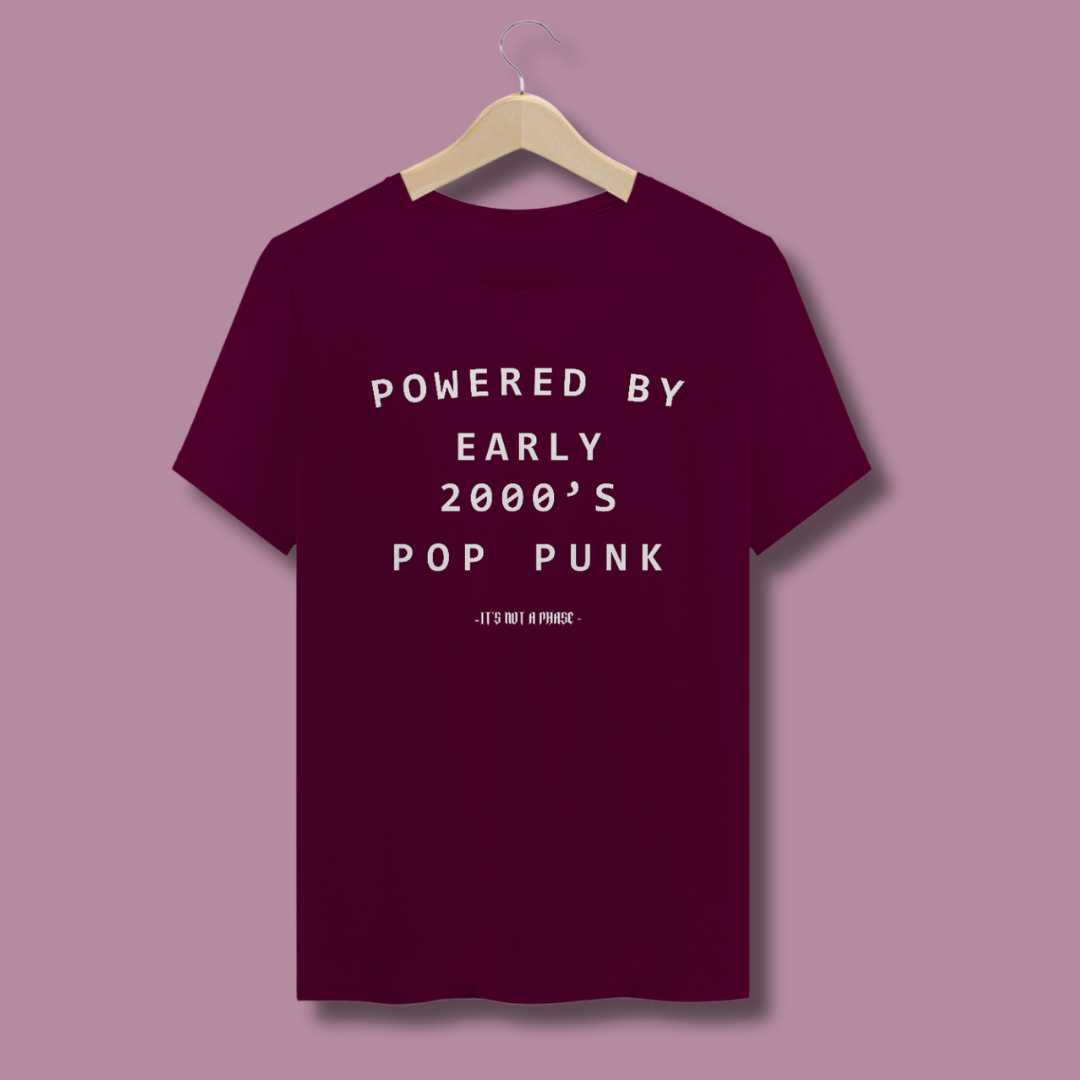 Nome do produto: Camiseta Powered by early 2000s