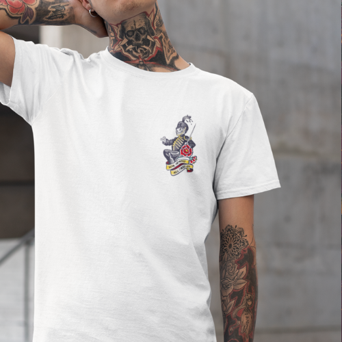 Nome do produto: Camiseta Your Memory Will Carry On - design no peito (unissex)