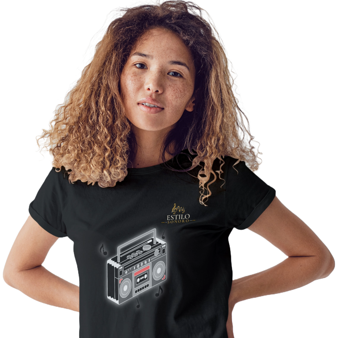 Camiseta Premium Feminina Algodão Pima Estampada Musical Rádio - Estilo Sonoro