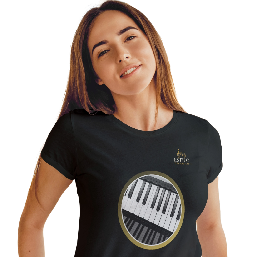 Camiseta Premium Feminina Algodão Pima Estampada Musical Piano - Estilo Sonoro Nome do produto: Camiseta Premium Feminina Algodão Pima Estampada Musical Piano - Estilo Sonoro