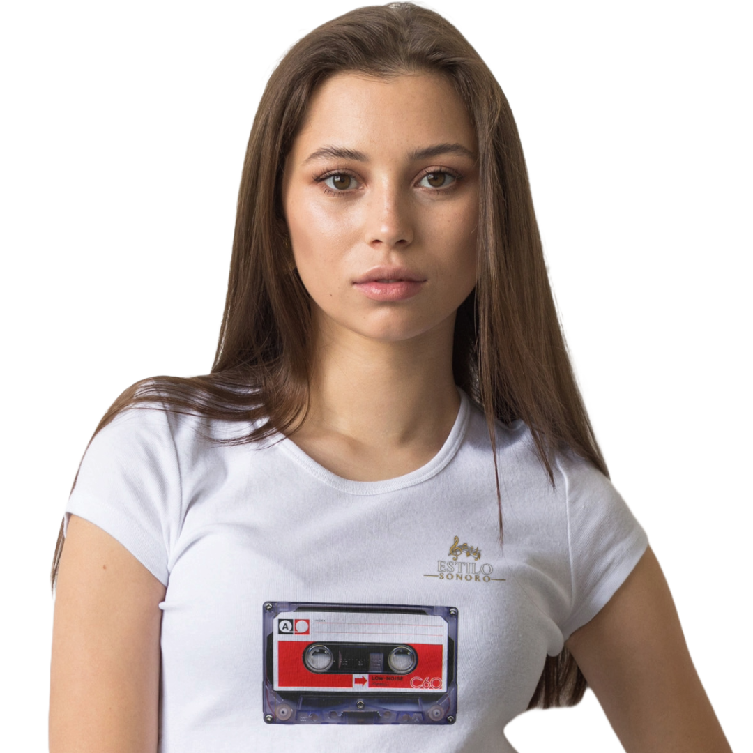 Camiseta Premium Feminina Algodão Pima Estampada Musical Fita Cassete - Estilo Sonoro