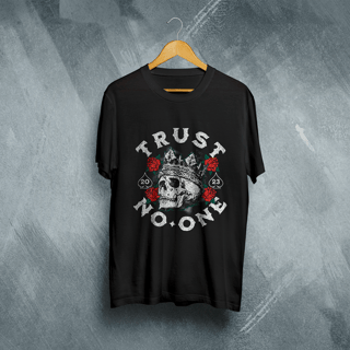 Camiseta Plus Size Vivax - Trust no One