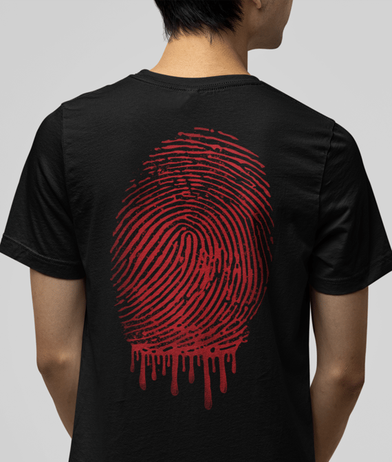 Camiseta Digital com Sangue