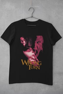Nome do produto T-SHIRT PLUS SIZE PÂNICO NA FLORESTA - WRONG TURN
