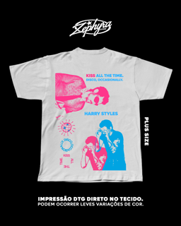 Nome do produto Plus Size - Harry Styles - Kiss  | Frente - Verso