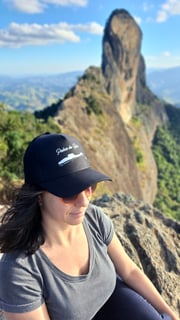 Nome do produtoBoné com tela PEDRA DO BAÚ (estampa branca)