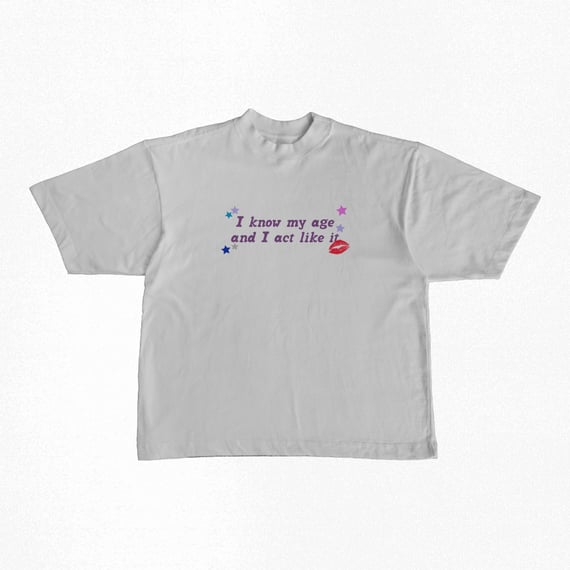 Camiseta Oversized | all‐american b**** - Olivia Rodrigo