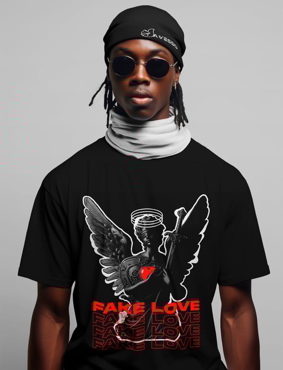 Camiseta Amor Fake
