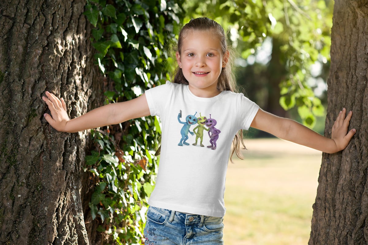 Nome do produto: Aliens fazendo selfie<br>Camiseta Clássica Infantil 