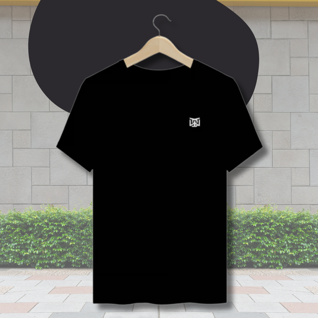 Tech T-Shirt BWT minimalista Premium - escrita Branca