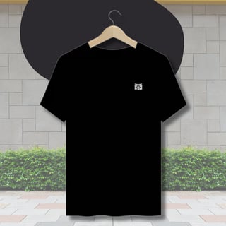Tech T-Shirt BWT minimalista Premium - escrita Branca