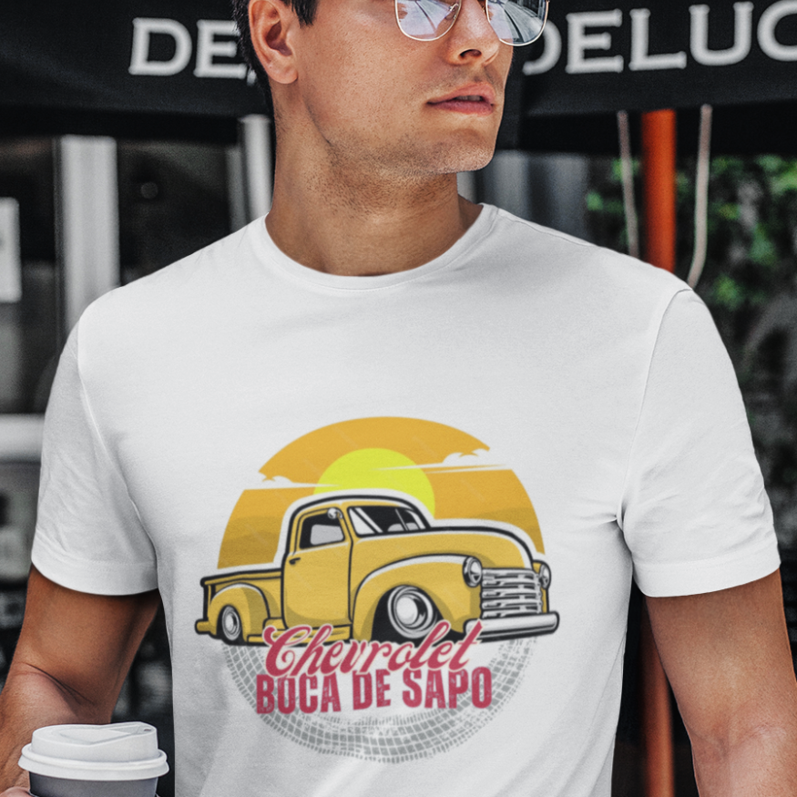 Nome do produto: Camiseta Quality Chevrolet Boca de Sapo – Sunset Ride Edition Unissex