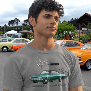 Camiseta Quality Opala Brinquedo de Gente Grande - Unissex