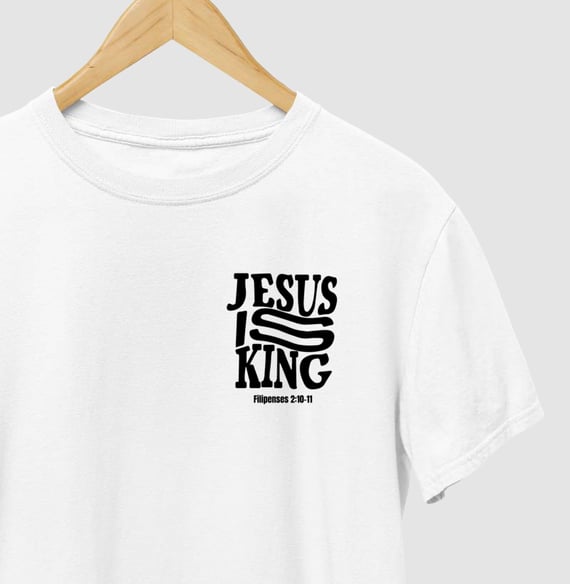 Camiseta Premium - Jesus is King