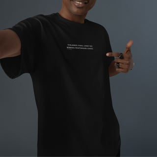 Nome do produto Camiseta Viajando para longe