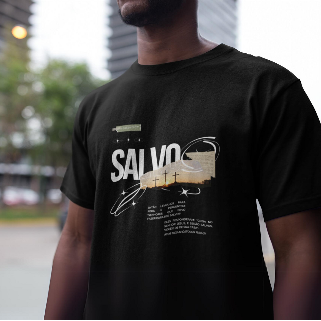 Nome do produto: [Versão Dark] T-Shirt: Salvo pela graça (Atos 16:30-33)