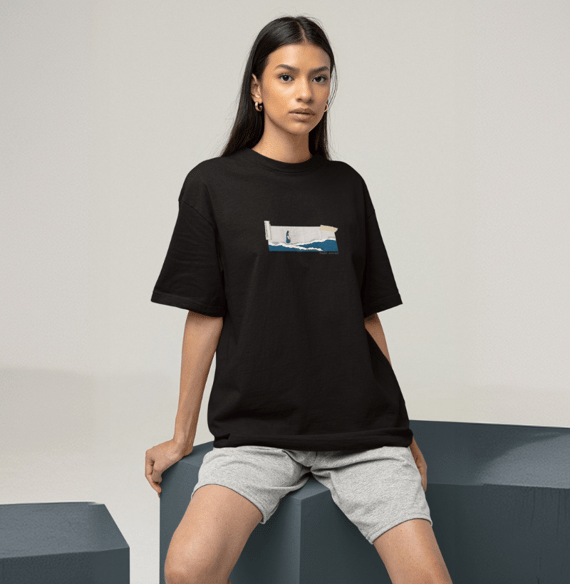 [Versão Dark] T-Shirt: Andando sobre as águas (Mateus 14:28-30)