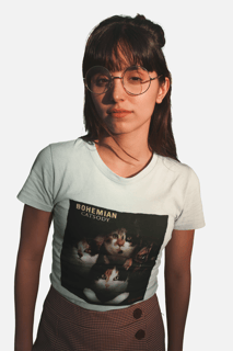 Nome do produto Baby Look Queen - Bohemian Catsody - Branco