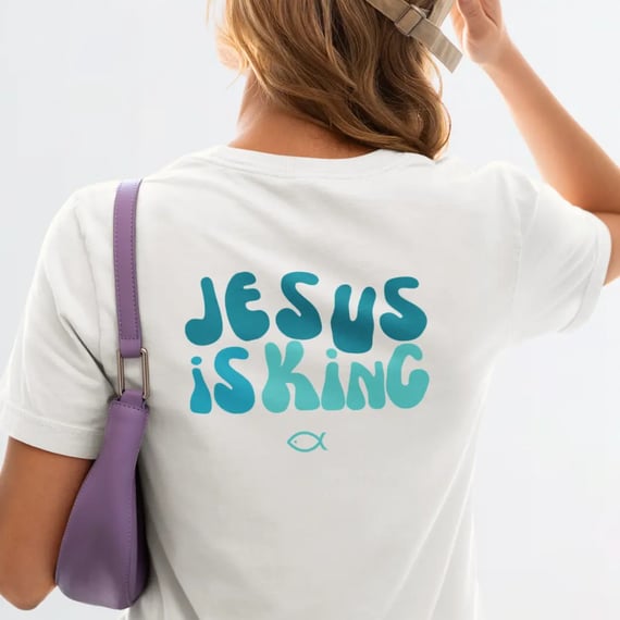 Camiseta Unissex - Jesus is king