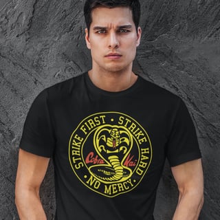 Nome do produto Camiseta - Cobra Kai - Strike First