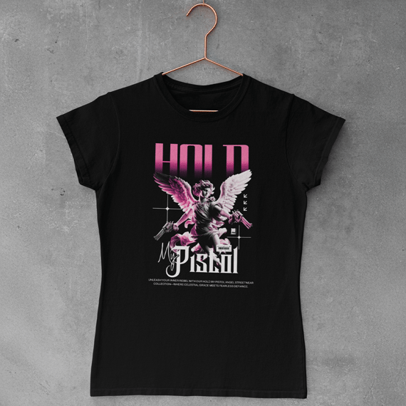 Camiseta Hold My Pistol - Baby Long