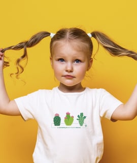 Camiseta Infantil : Menina (2 a 8) : Cactos (Inclusão / Autista / TDAH / Superdotação)