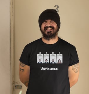 Nome do produtoCamiseta Ruptura (Severance) Feminina e Masculina - Crachás de Funcionários Lumon 